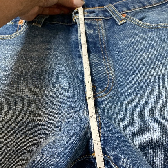 Levi's | 501 Blue Jean Shorts with Vintage Fade - Distressing - W30 - Picture 5 of 7